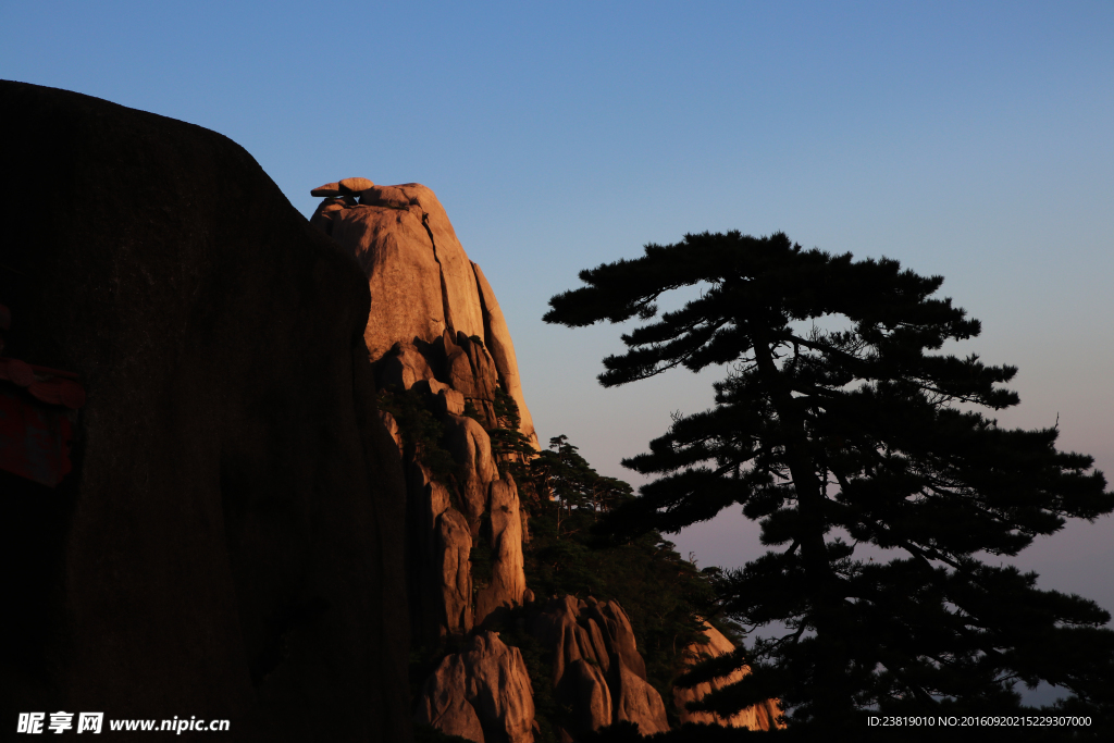 夕阳黄山