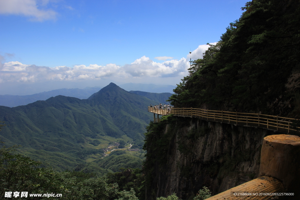 明月山