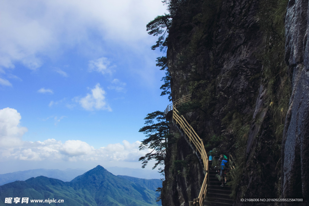 明月山