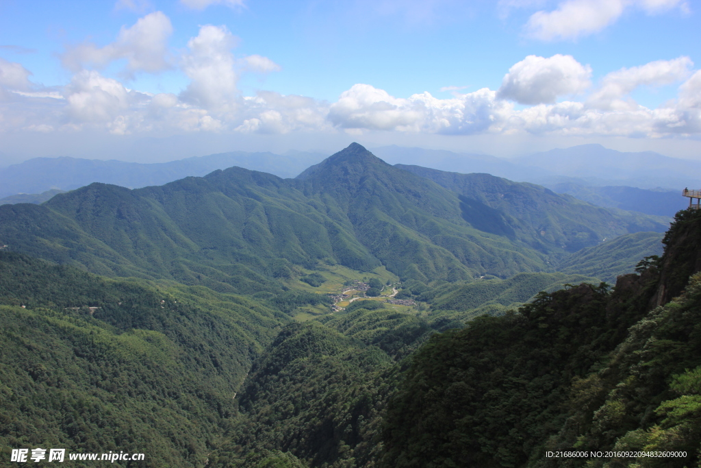 明月山