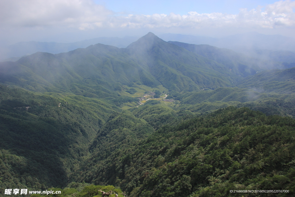 明月山