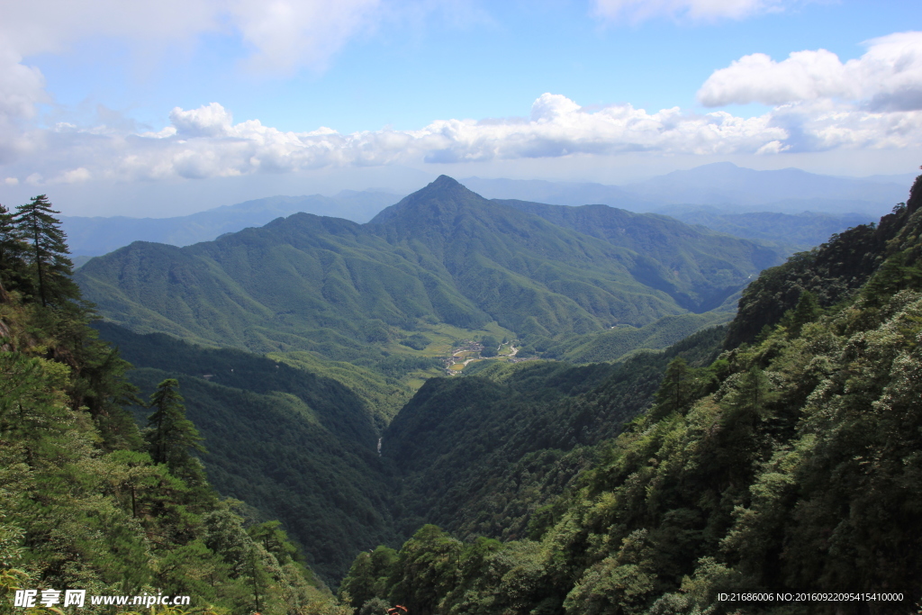 明月山