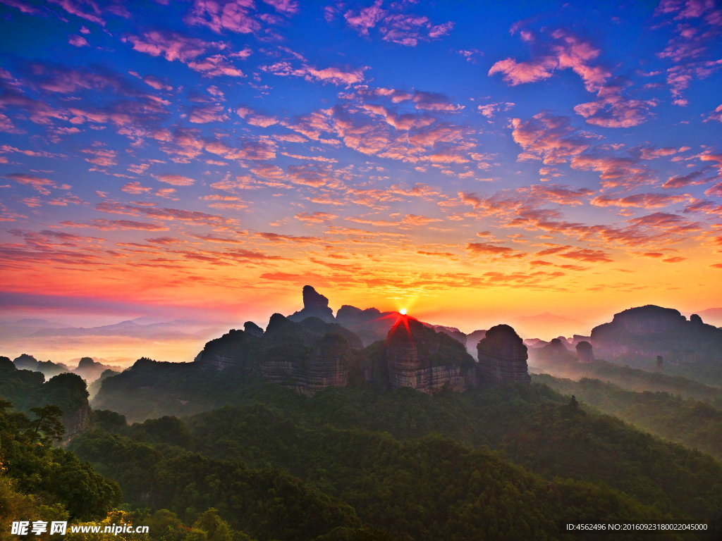 夕阳山川