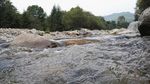 小河流水