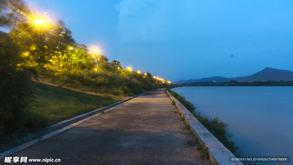 河源东江河江边夜景