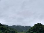 山顶雨雾