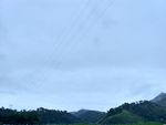 山顶雨雾