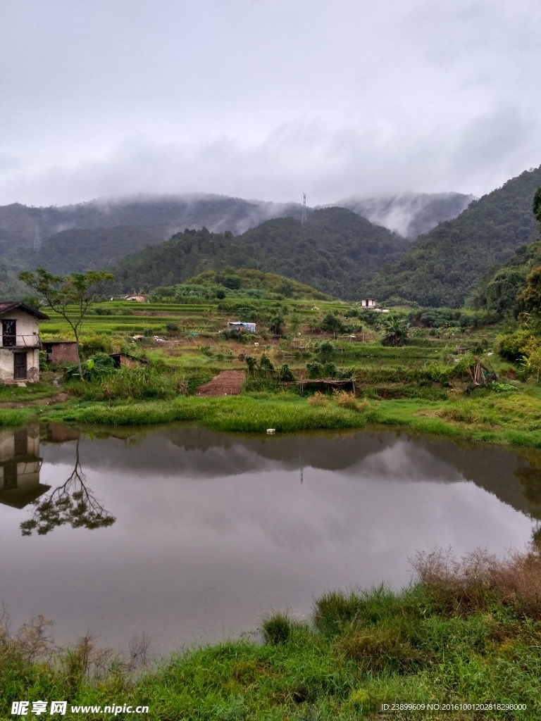 山川鱼塘