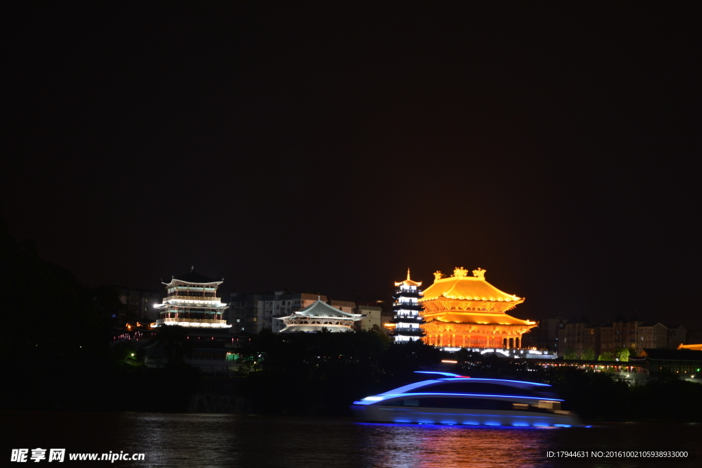 古楼夜景