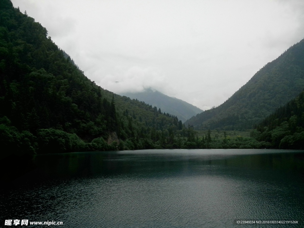 青青山蓝蓝水