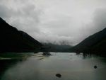 雨中迎宾池