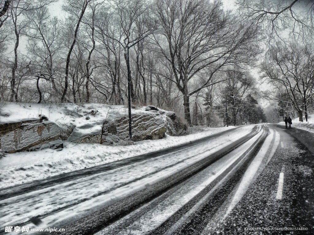 雪天的道路