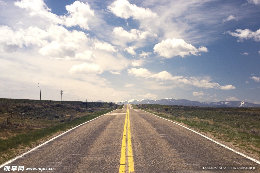 空旷的道路