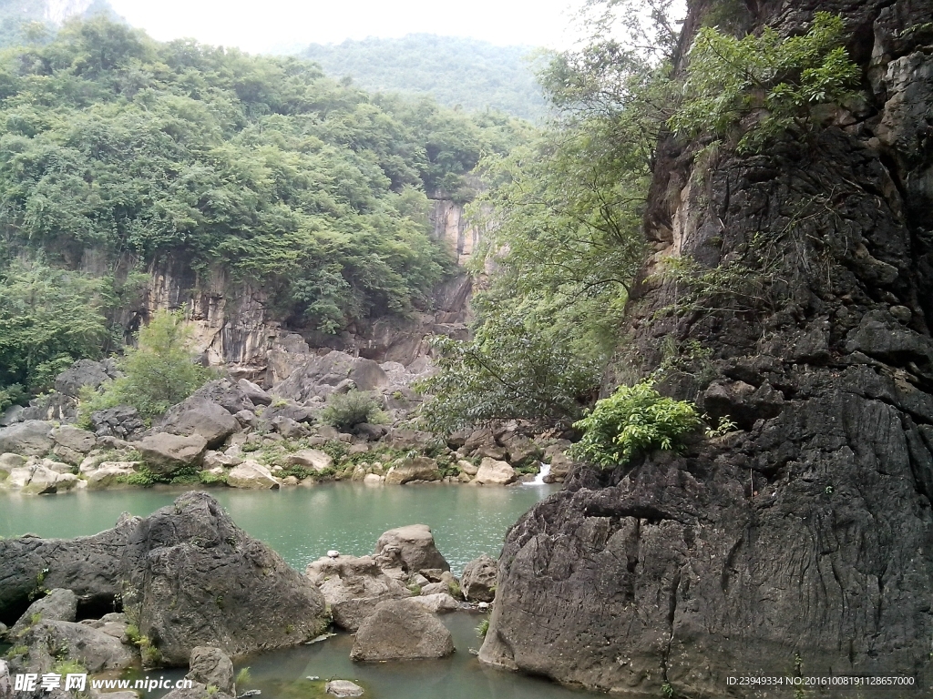 碧潭山水