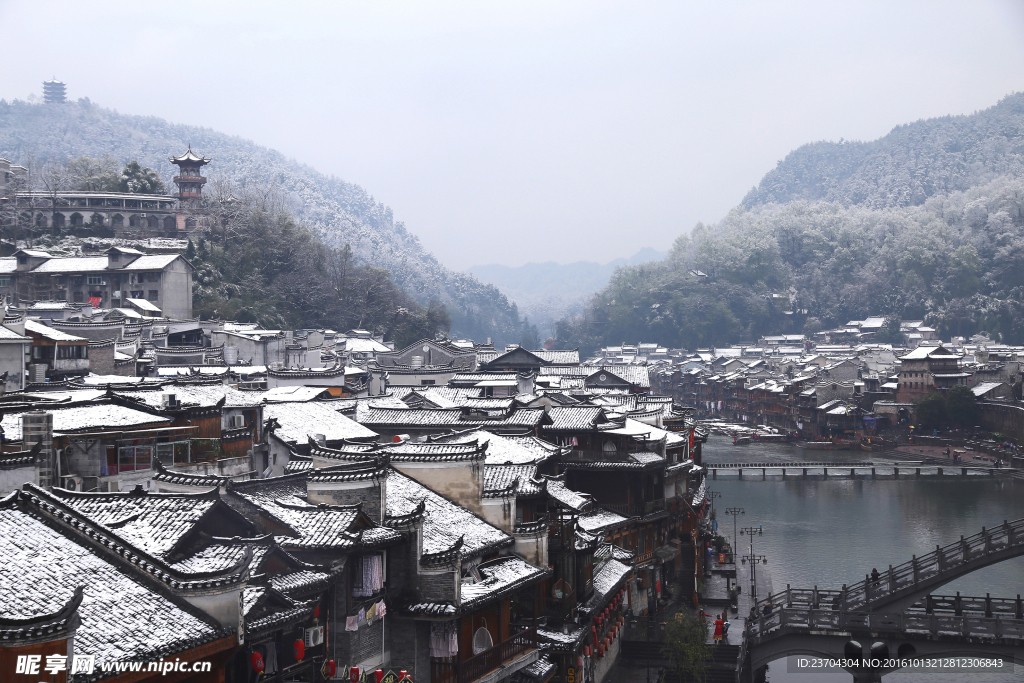 凤凰古城雪景