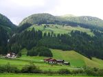 高山中的村庄