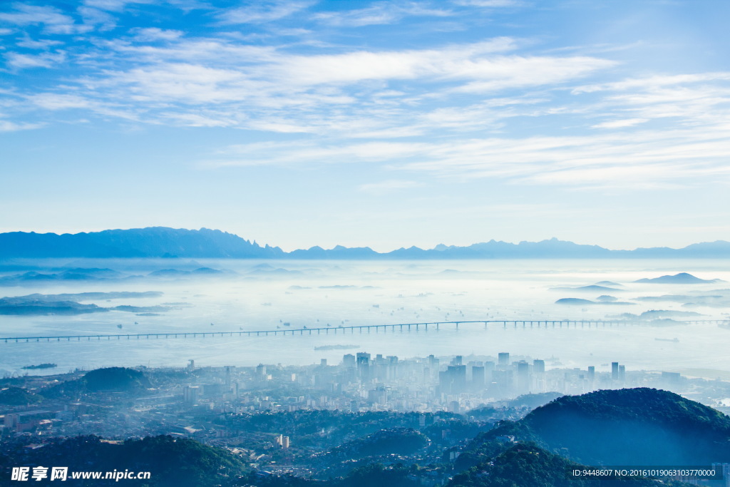 朦胧都市风景图片