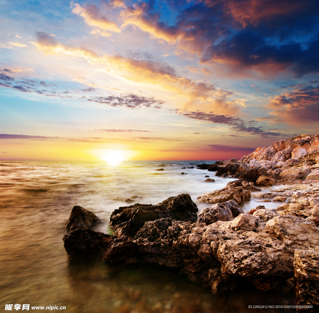 夕阳下的美景图