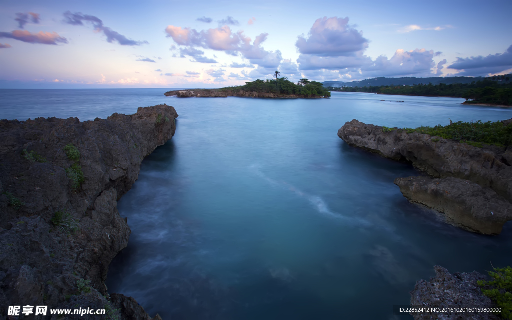 海边天空夕阳图