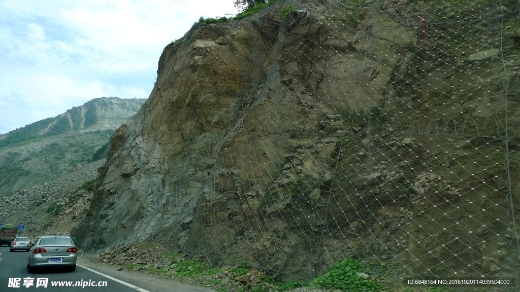 地震后的道路与维护