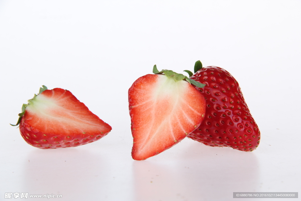 水果 草莓切开