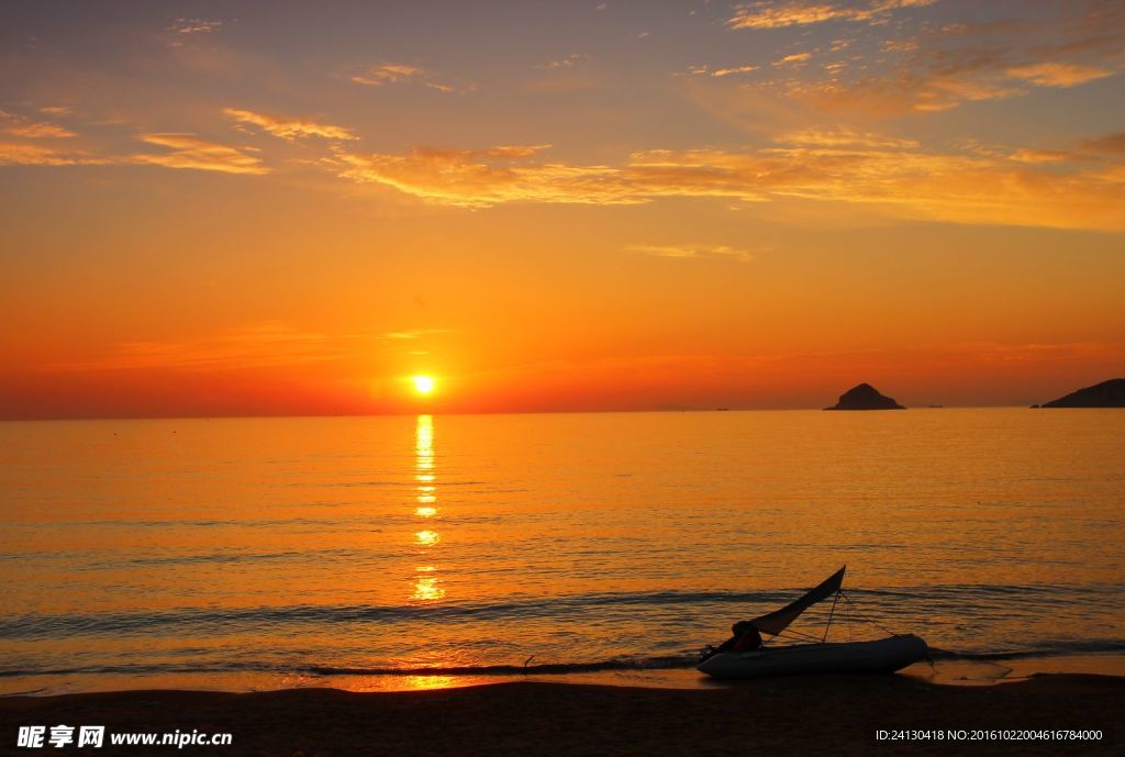 海上日出