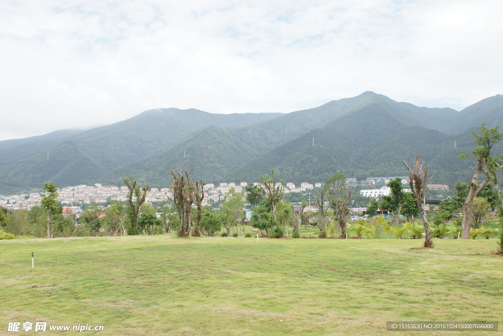 湖光山色  远山