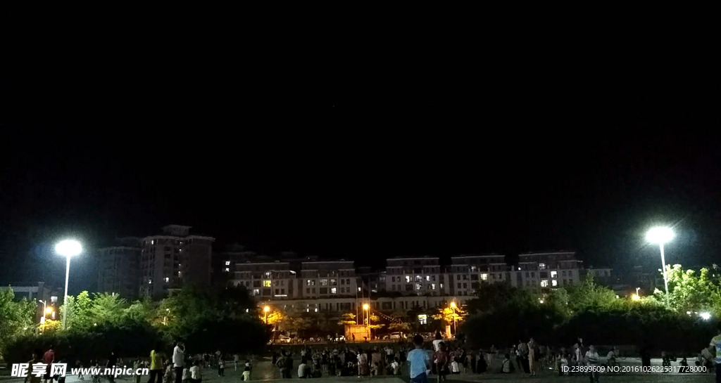 城市广场夜景 延时摄影