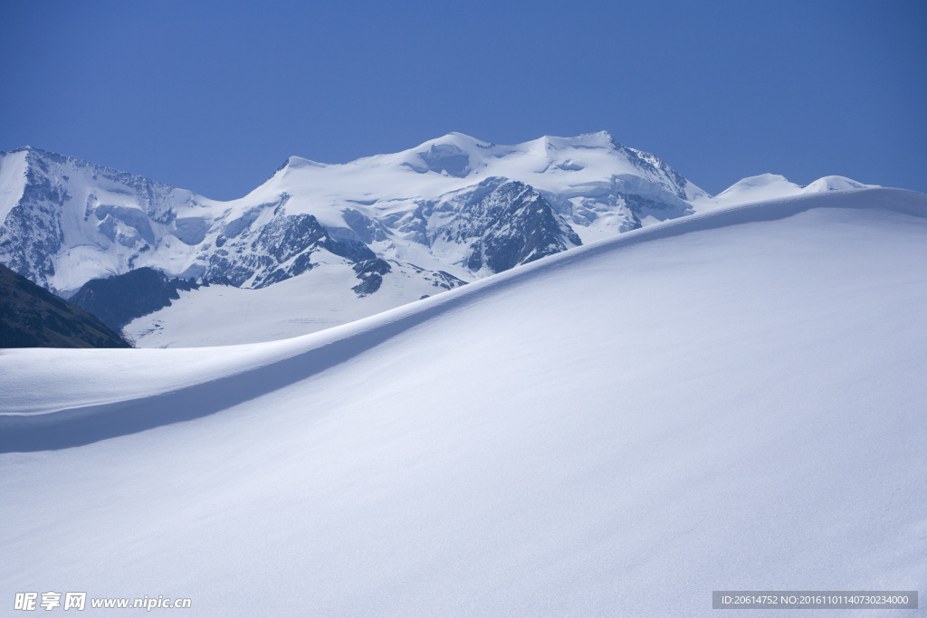 雪山美景