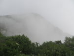 雾锁卧龙峰