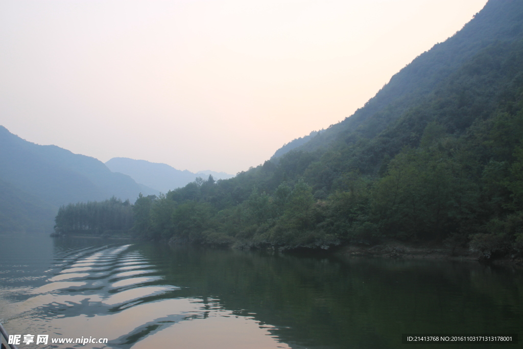 名山大川
