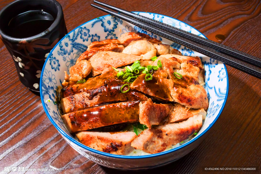 回锅肉盖饭