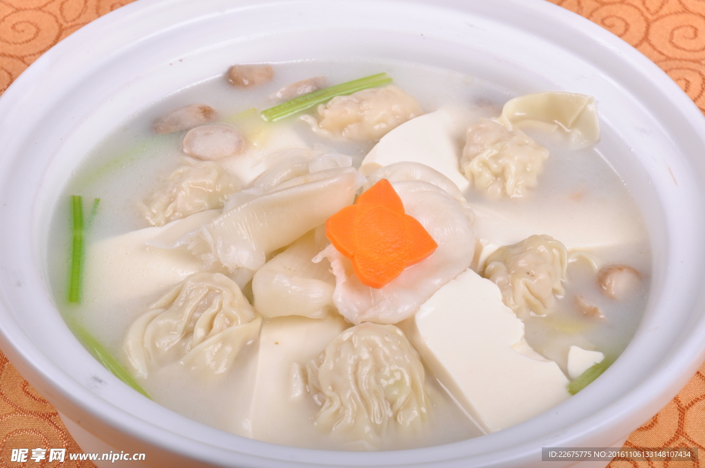 水豆腐云吞煮花饺