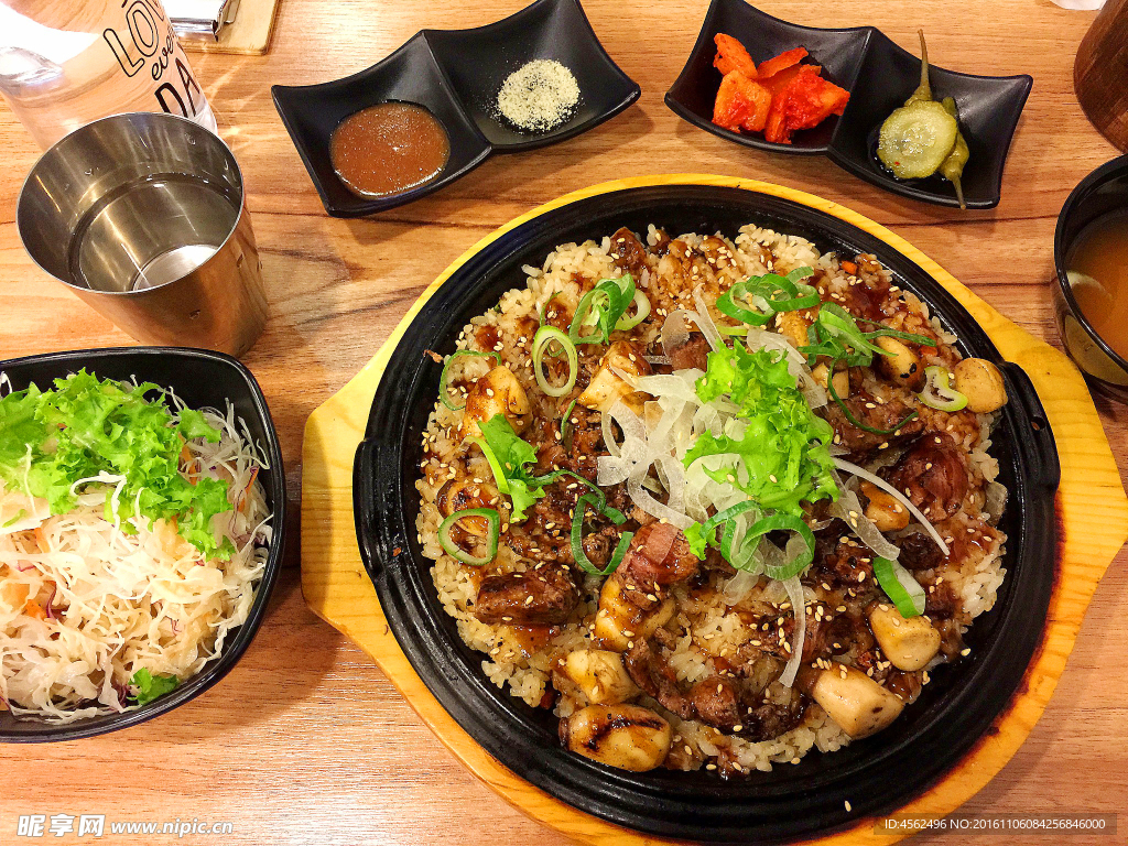 炒肉盖饭