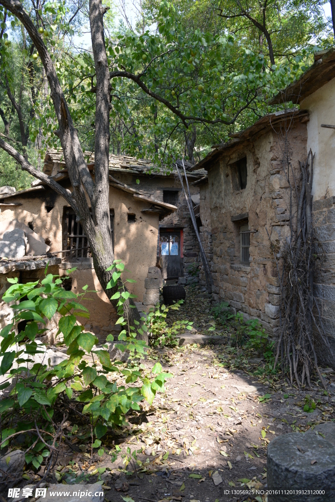 石板小村