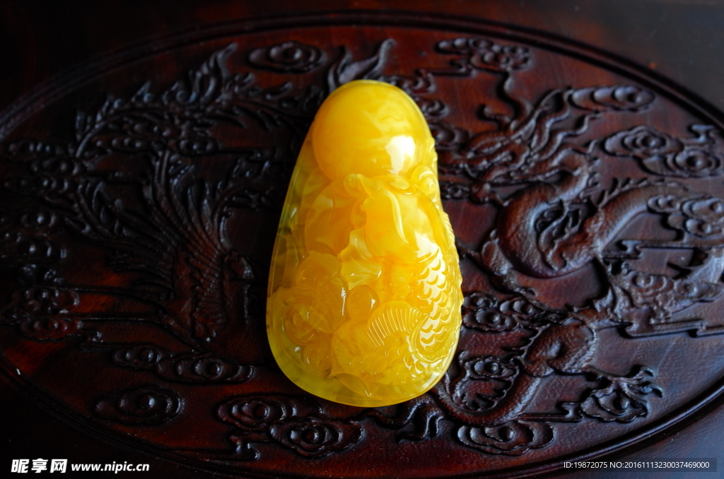 蜜蜡鲤鱼