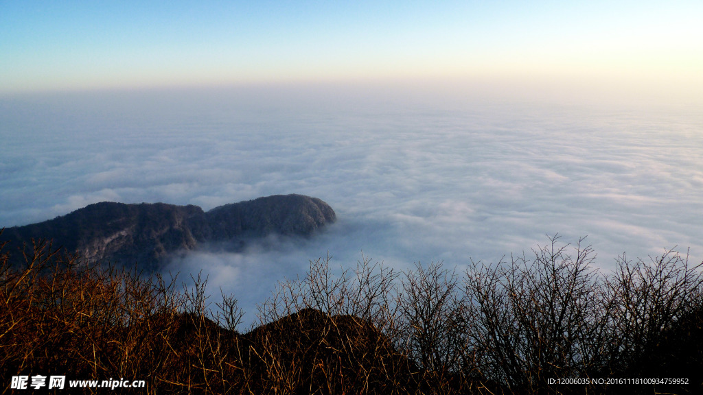 峨眉山景