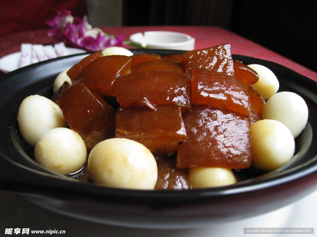 鸽蛋红烧肉