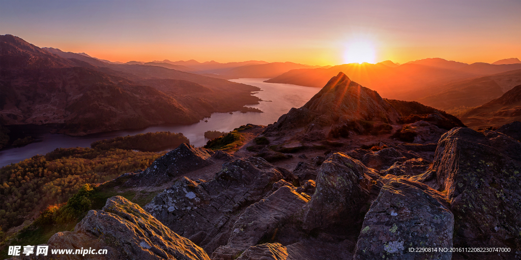 山川河流夕阳