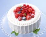 蓝莓树莓覆盆子蛋糕摄影图