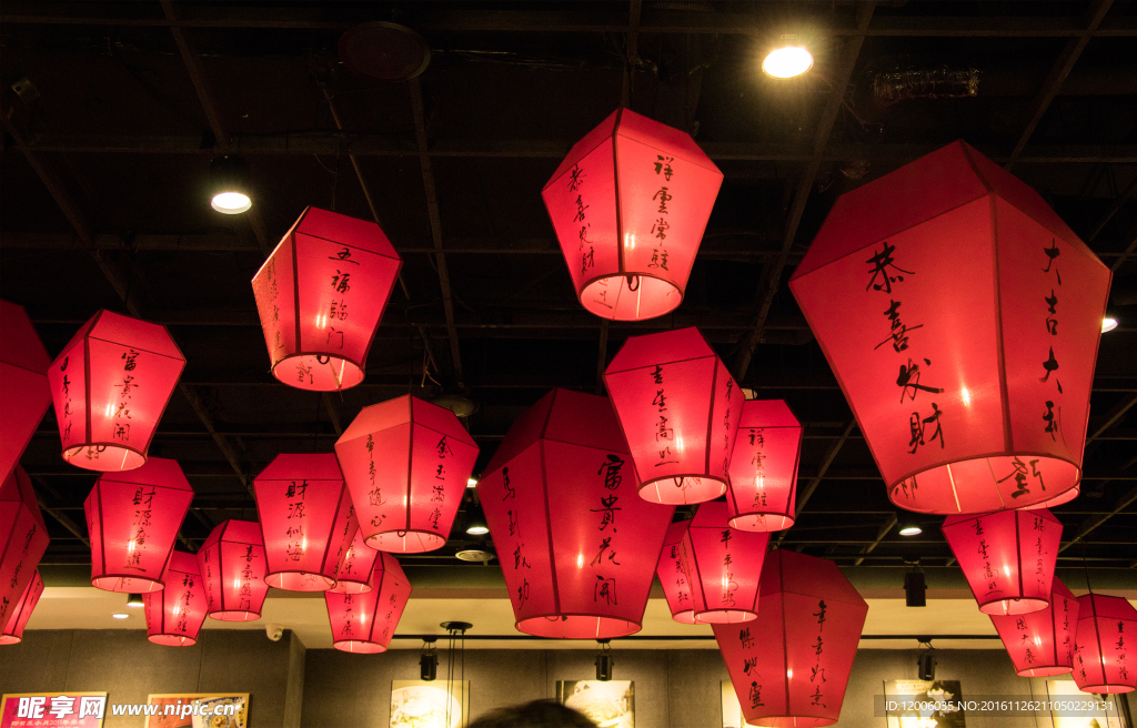 餐饮实体店中国风装修