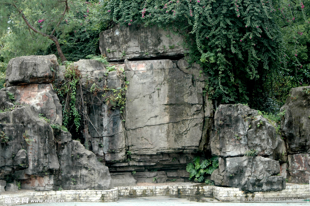 假山
