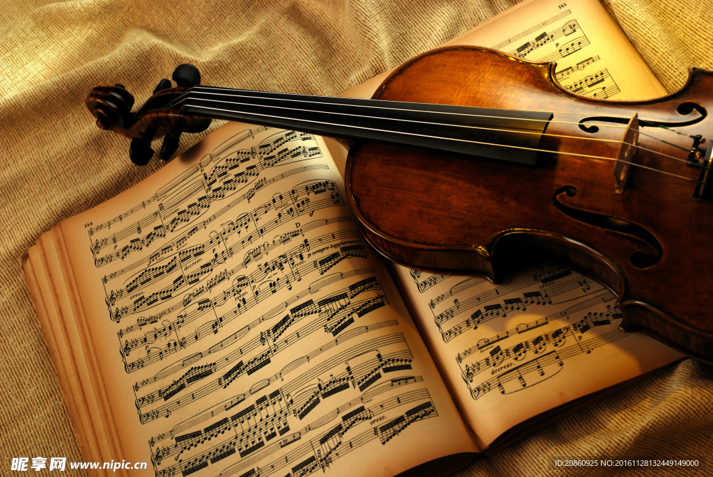 怀旧书本小提琴图片