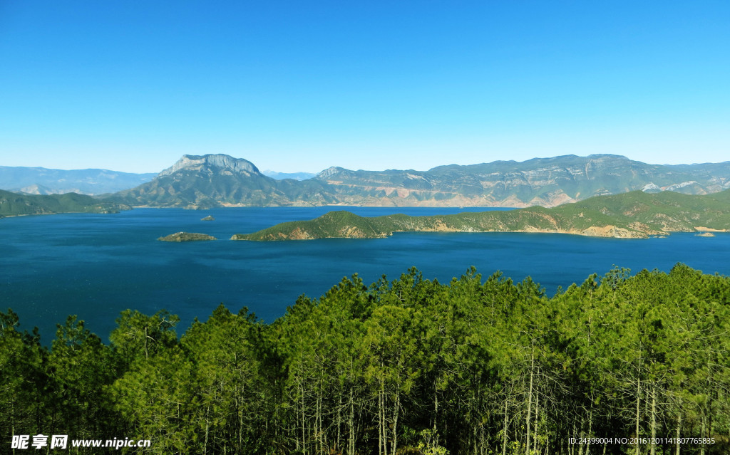 泸枯湖美景