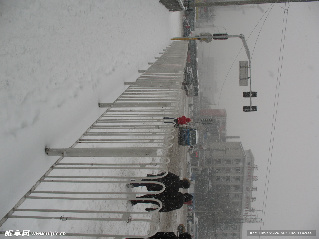 城市雪景