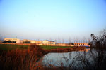 田间小河