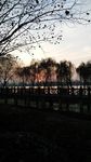 晚霞照应下的湖景