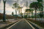 宽敞黄昏公路