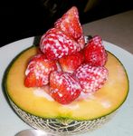 草莓水果拼盘