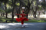 新疆哈萨克红衣美女跳民族舞